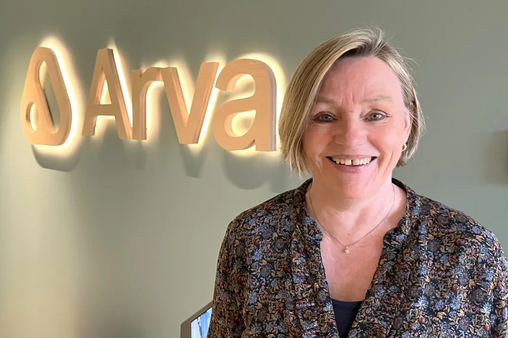 – Mesteparten av Nord-Senja vil få doblet kapasiteten i nettet til en lavere kostnad totalt sett, enn ved bygging av nytt regionalnett, sier administrerende direktør i Arva, Eirin Kjølstad.