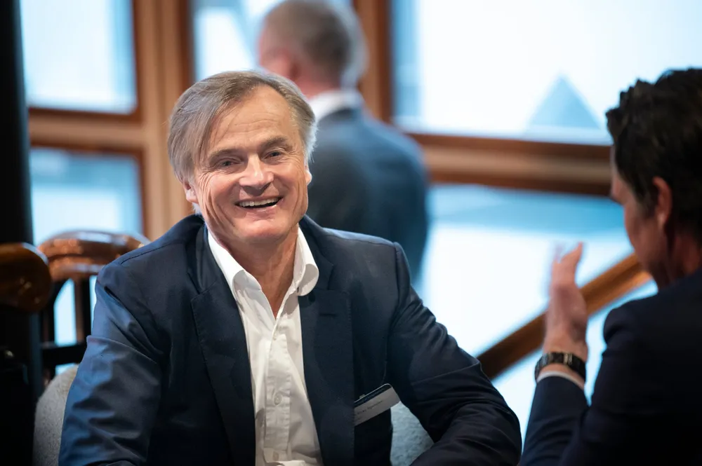 – Tenk å være så heldig å få lov til å jobbe ekstra og tjene penger til nedbetaling av gjeld og bli fri, sier investor Øystein Stray Spetalen.