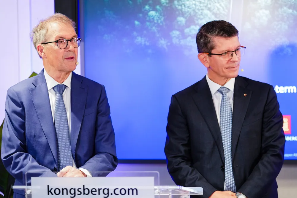 Kongsberg-styreleder Eivind Reiten (t.v.) og konsernsjef Geir Håøy hadde flere store nyheter sammen med resultatene for tredje kvartal.