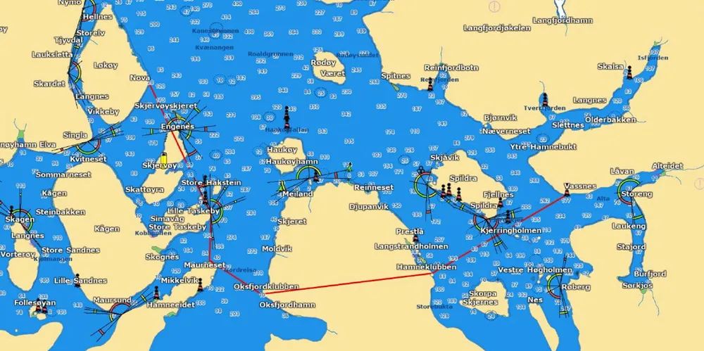 De røde strekene viser gjeldende fjordlinje etter åpningen.