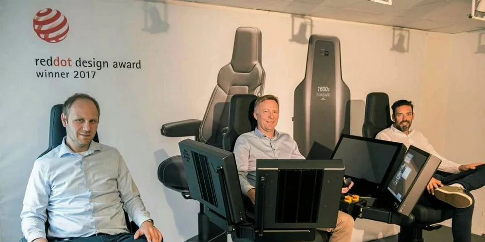 NorSap med sine nye prisvinnende stoler.Foto: NorSap