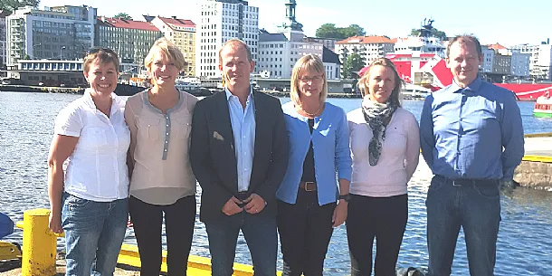 Styret i OURO: Ståle Hansen (t.h.) fra Fiskeridirektoratet, Ingrid Lundamo fra Marine Harvest, Heidi Hansen fra Miljødirektoratet, Roar Paulsen fra Lerøy Midt, Aino Olaisen fra Nova Sea, og forretningsfører Trude H. Nordli. (Pressefoto)