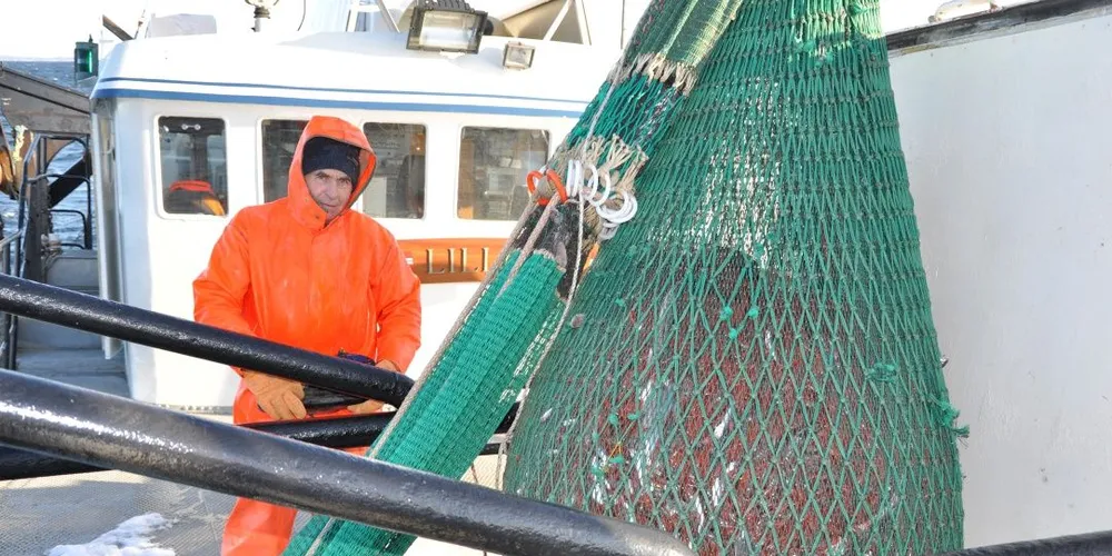 Rekefisker Ove Pettersen på «Lillevig» ønsker seg bedre tid til å få gode selksjonsredskaper før de nye reglene ble innført. Foto: Eivind Pettersen