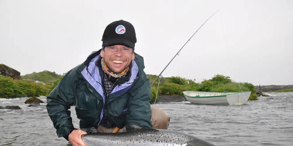Daglig leder Torfinn Evensen i organisasjonen Norske Lakseelver. Bildet er tatt i elva Laxa på Island. (Illustrasjonsfoto: Nils Pettersen)