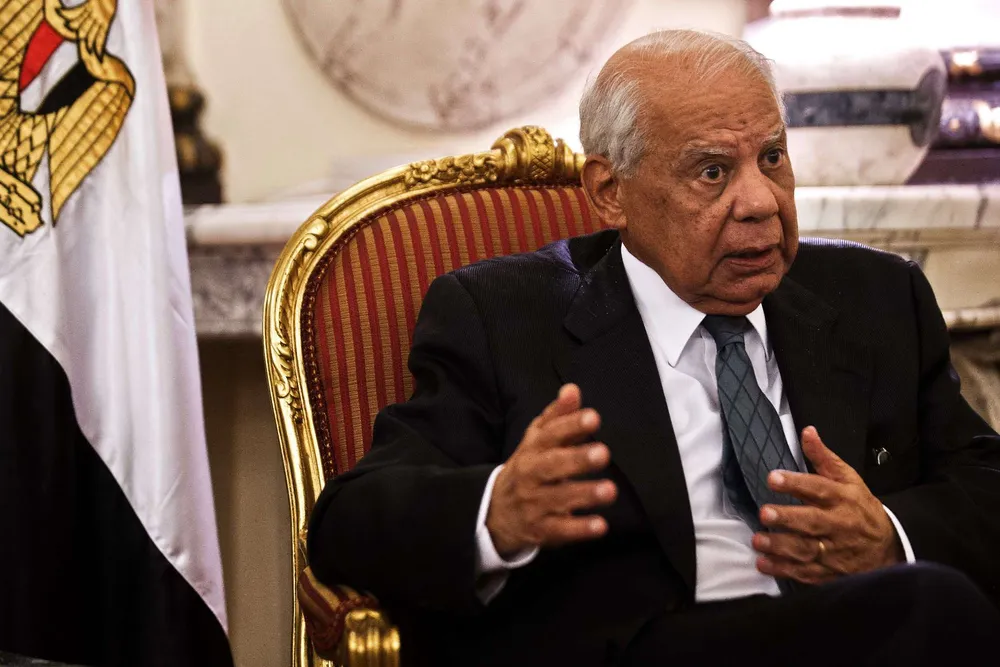 Egypt government resigns
