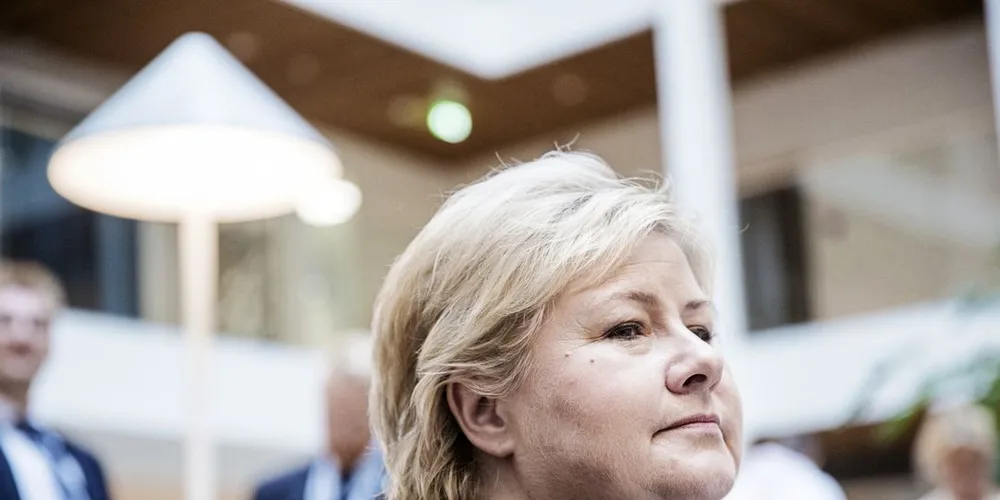 Statsminister Erna Solberg møter ikke aksept for sin forklaring på oljetabben hos Krf og Venstre. Foto: Fredrik Bjerknes