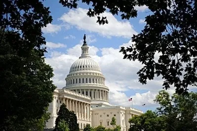 Bill: US Senators aim to ban offshore drilling on West Coast