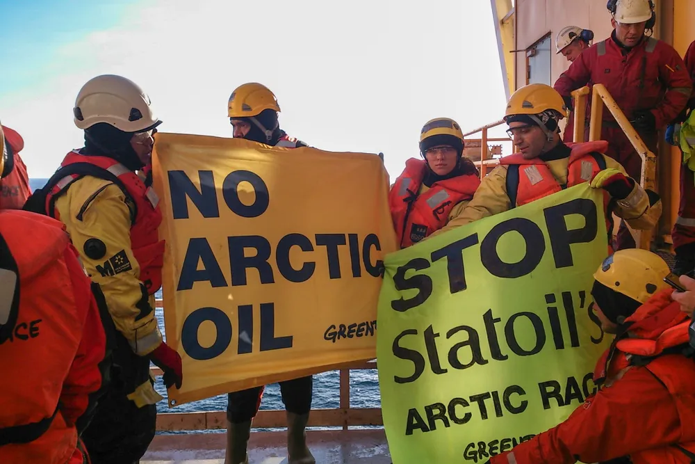 Flashback: Greenpeace activists board rig Transocean Spitsbergen in 2014