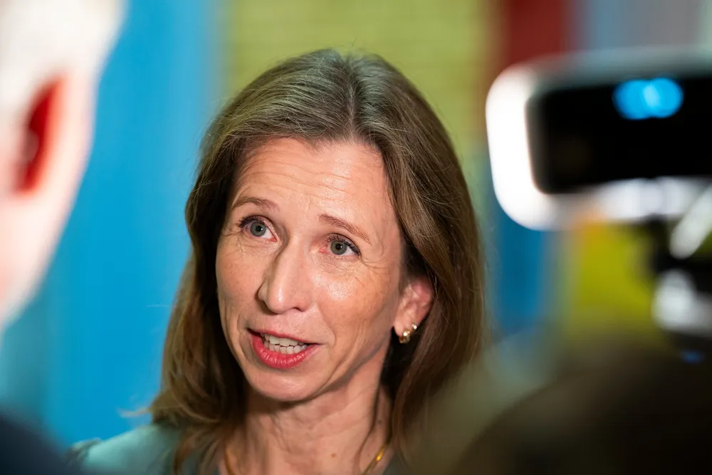 Justis- og beredskapsminister Astri Aas-Hansen (Ap) får kritikk av Bent-Joacim Bentzen (Sp).