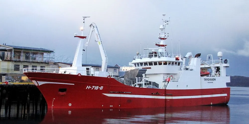 "Trygvason" her til kai i Harstad, fikk 2,94 kroner kiloen for tobis levert til Pelagia Egersund. Arkivfoto: Jon Eirik Olsen