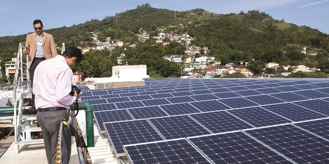 1MW array on Electrosul's headquarters.