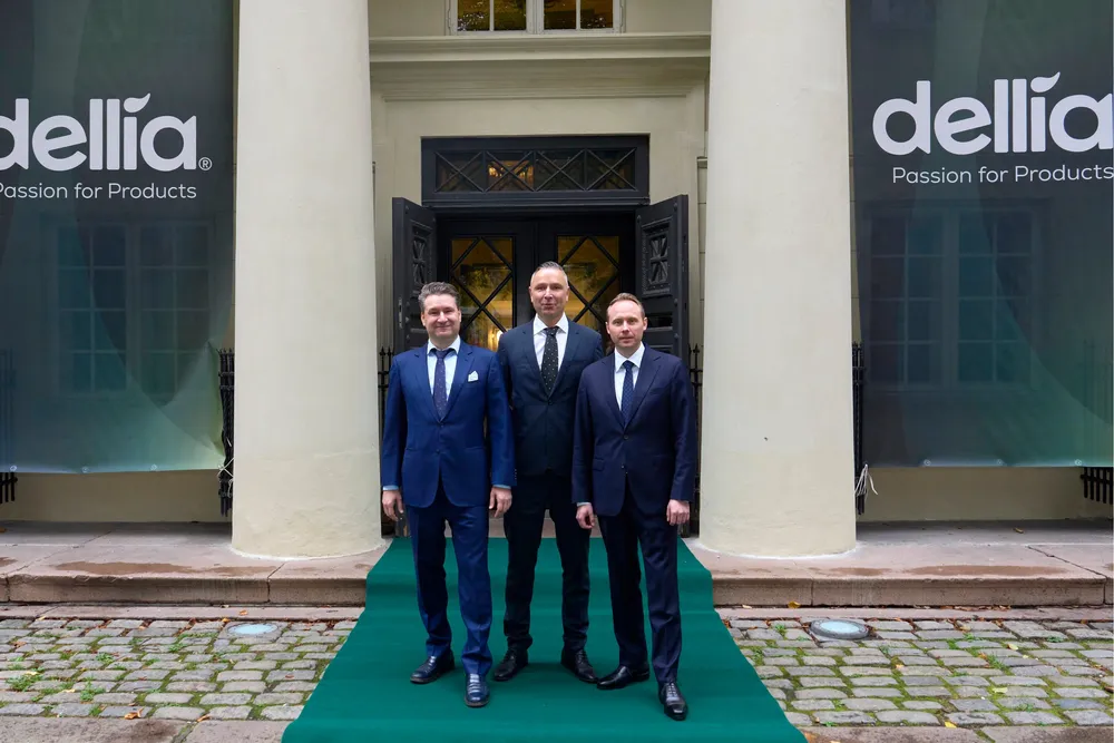  Konsernsjef Jan Storli Eriksen, norgessjef Dag Skipperud Johansen og driftsdirektør John Ivar Fjerdingstad.