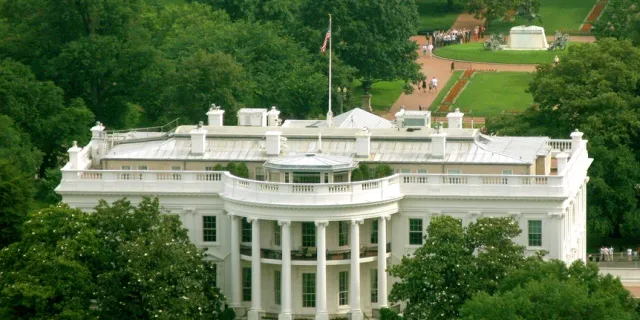 Obama to restore White House solar panels in spring