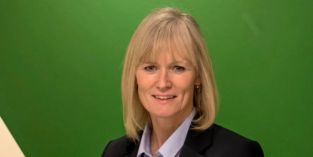 BI-professor Monica Viken leder Markedsrådet, som nå har slått fast at tre strømsalgselskaper brøt loven da de fremstilte seg som billigst. Men selskapenes anker førte til at bøtene fra Forbrukertilsynet ble mer enn halvert.