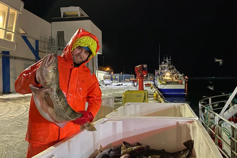 Markus Sandnes har jobbet på krabbebåt og med bilsalg. Nå prøver han seg på vinterfiske med «Karl-Viktor».