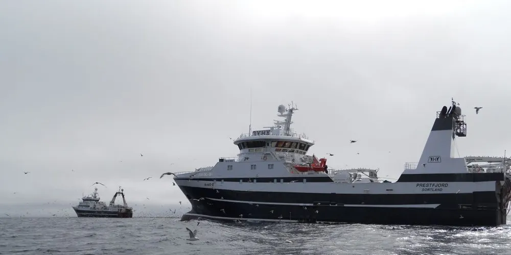 Det har vært ruskete vær på feltet for trålerne den siste tiden. Her «Prestfjord». Arkivfoto: Heidi Holmøy.