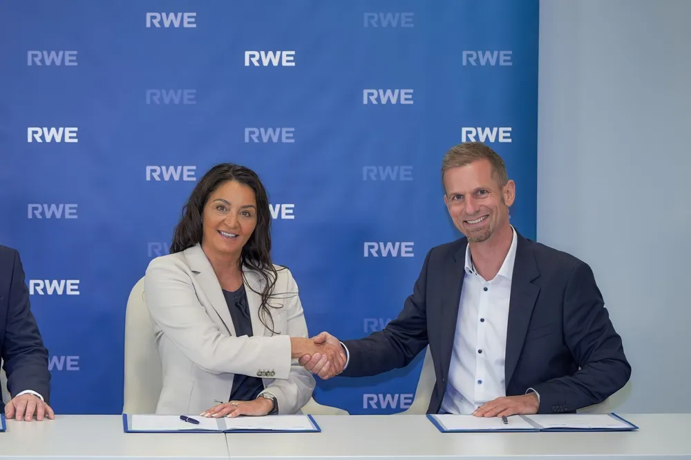 A signing ceremony between RWE and North Star in Hamburg featuring (left to right) Fraser Dobbie, CFO North Star; Gitte Gard Talmo, CEO North Star; and Thomas Michel, COO RWE Offshore Wind
