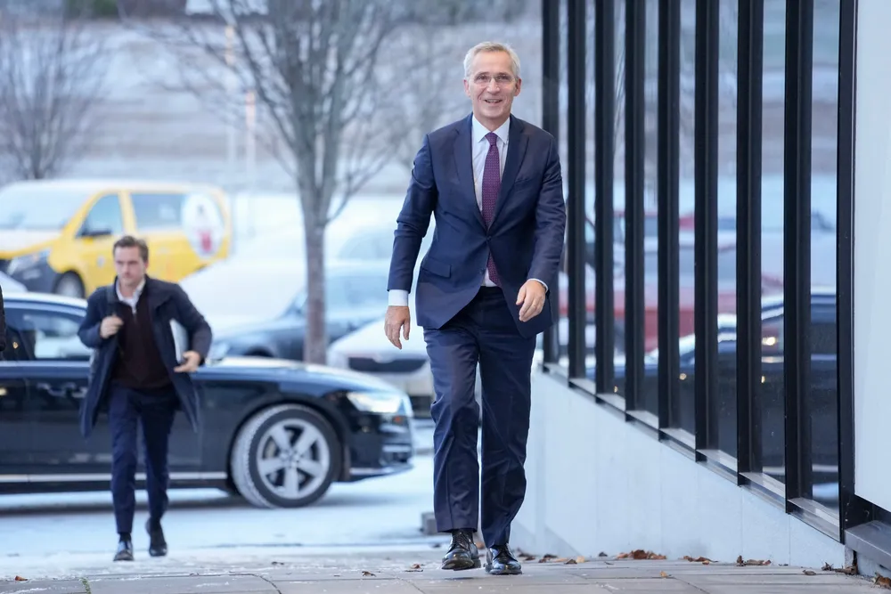 Finansminister Jens Stoltenberg (Ap) på vei inn på LO Stats Kartellkonferanse på Sundvollen.