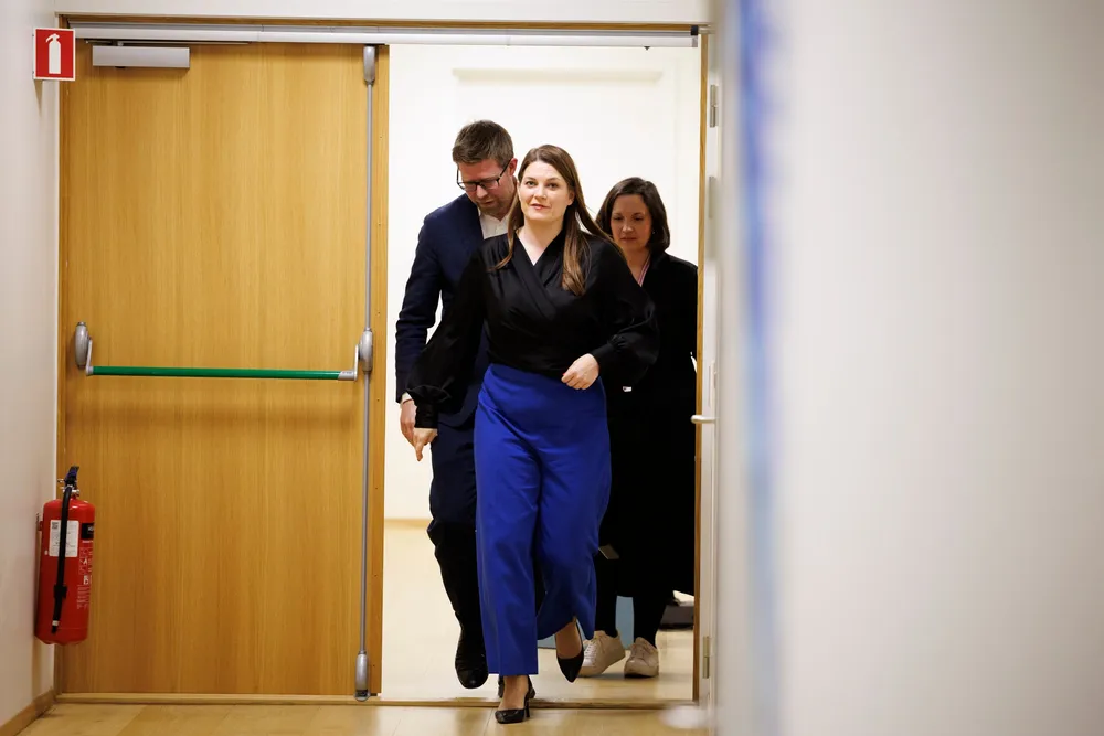 Næringsminister Cecilie Myrseth bekrefter nedslående beskjeder for norsk jernlegeringsindustri.