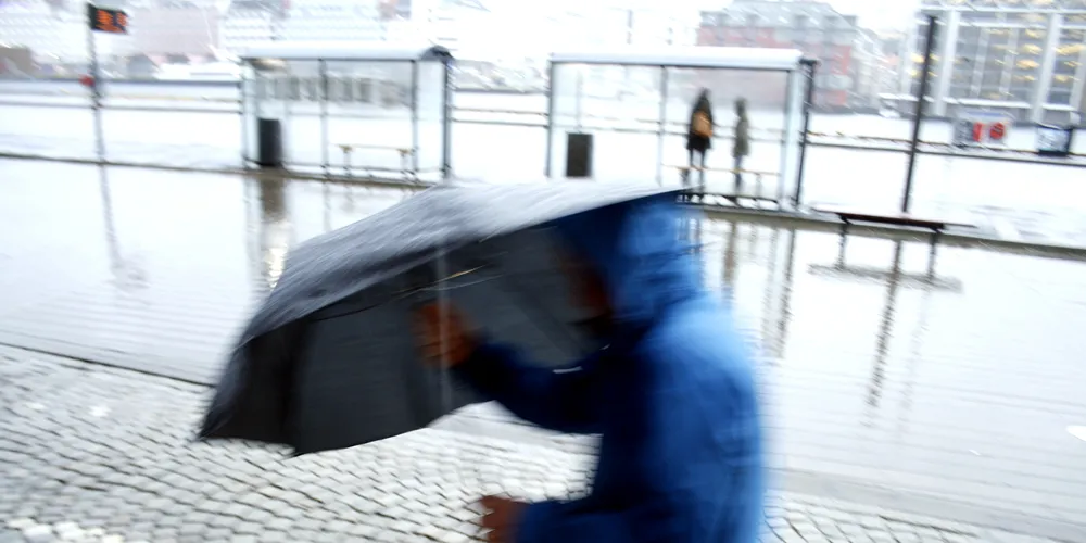 Marked: Regn og vind senker prisene