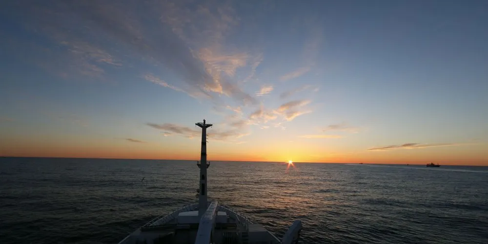 MS «Havsnurp» har opplevd fine øyeblikk på tobisfisket, både når det gjelder fangst og værmessig. Foto: Tor Inge Stølen, «Havsnurp»