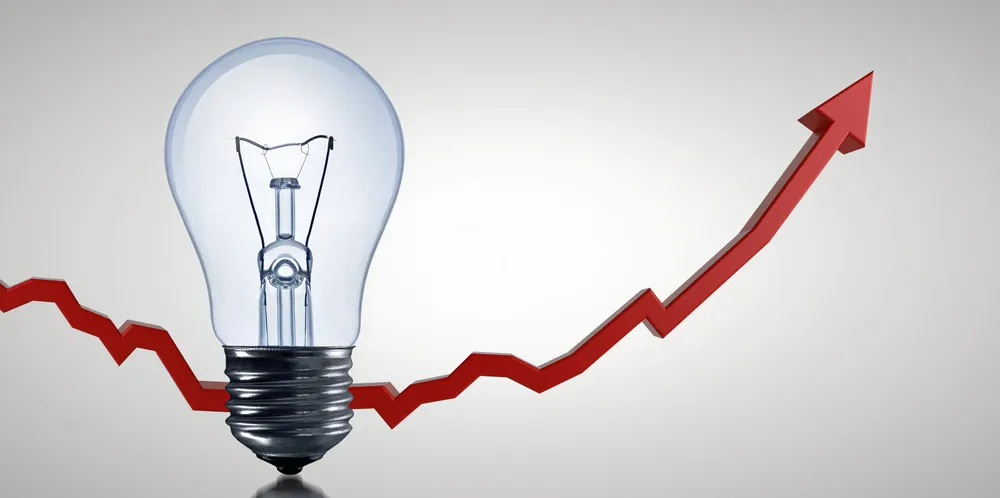 Gjennomsnittsprisen i Sør-Norge for august, er 29 øre/kWh de siste femten årene. Prisen for i morgen, tirsdag, legger seg 22 ganger så høyt.