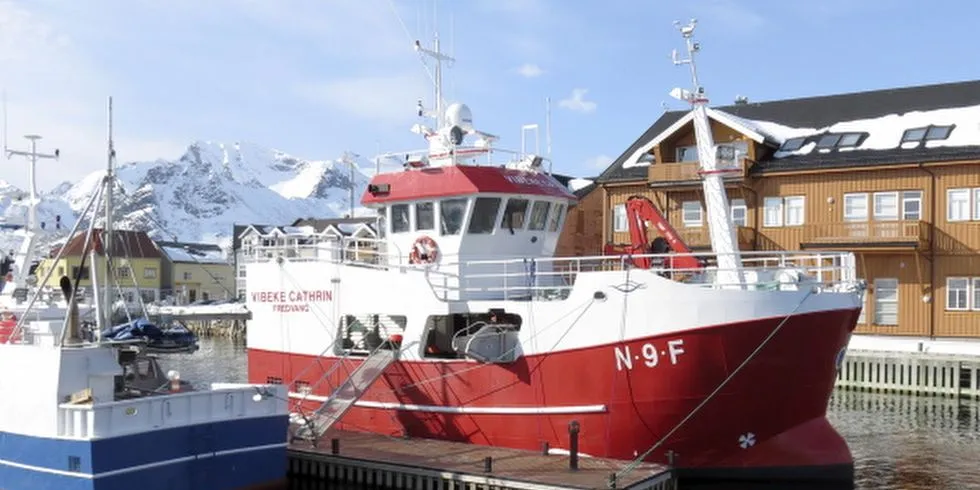 GODT BESØK: På havna i Kabelvåg ble 15 meter store ”Vibeke Cathrin” fra Fredvang i Lofoten en godt besøkt ”messestand” for båtbyggeriet Moen Marin. Foto: Jon Eirik Olsen.