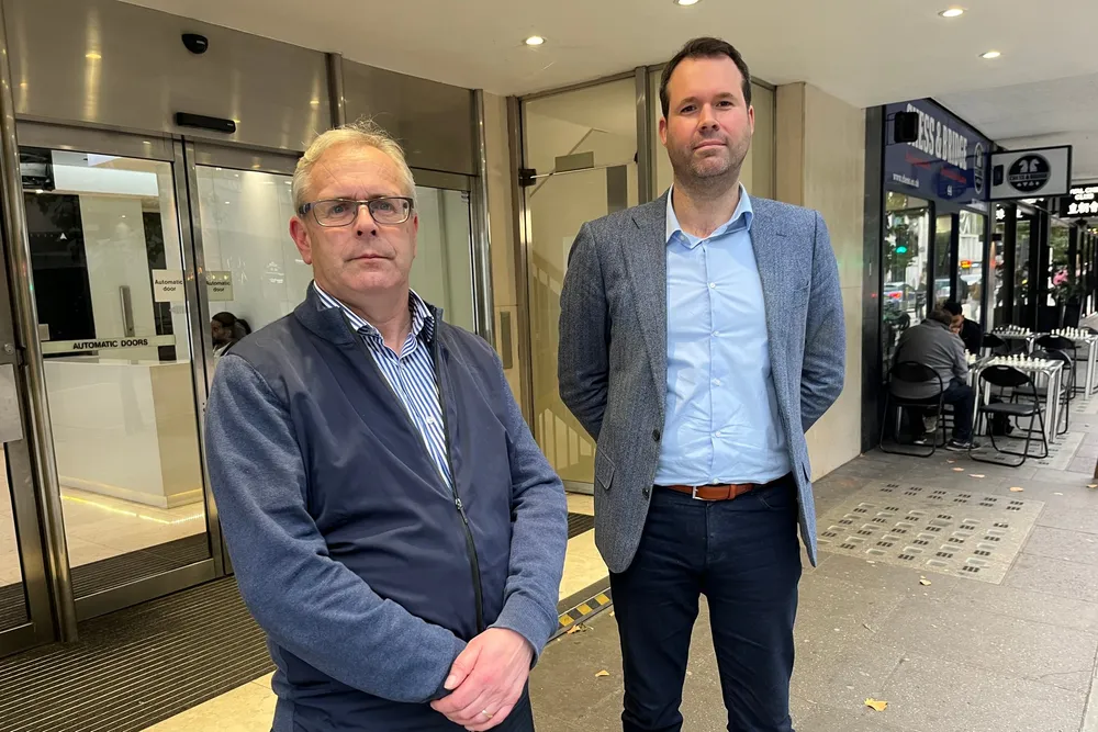 Dominic Rihan (t.v.) administrerende direktør i Killybegs Fishermens Association og Tim Heddema, administrerende direktør i Pelagic Freezer Trawler Association under kyststatsforhandlingene i London oktober 2025