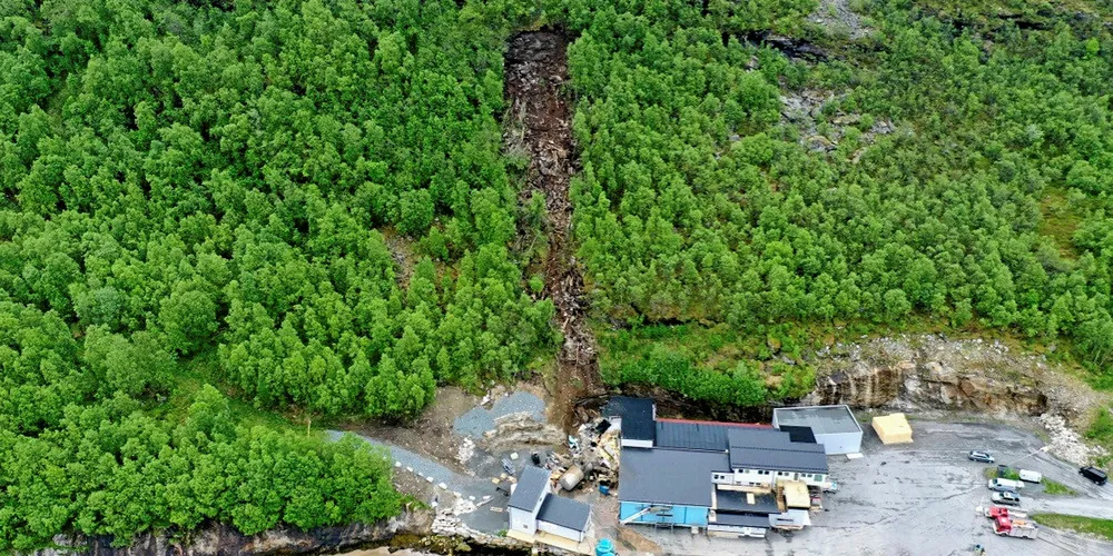 Algae-affected Norwegian salmon farm hit by landslide