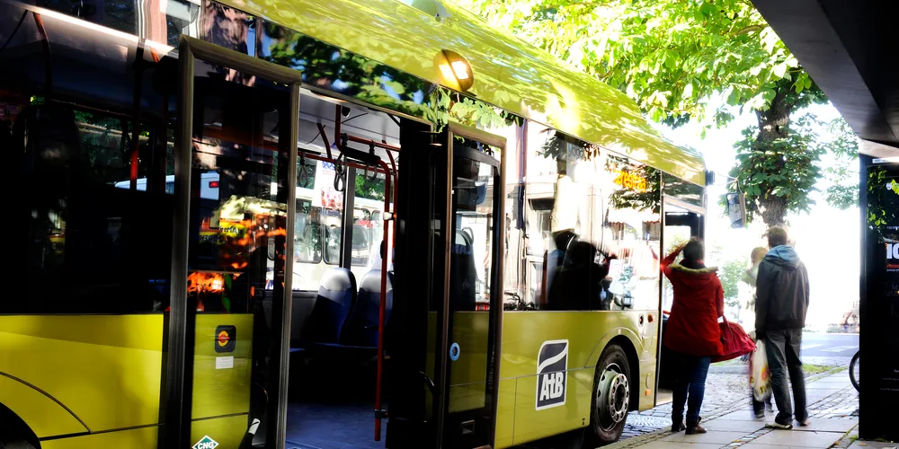 Tester elbuss i stor skala