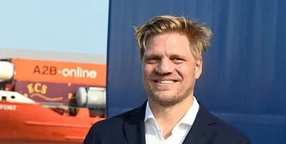 Jens Moje is stepping back as managing partner of Elbdeich Group by selling his shares in the shipowner, but will continue as an investor.