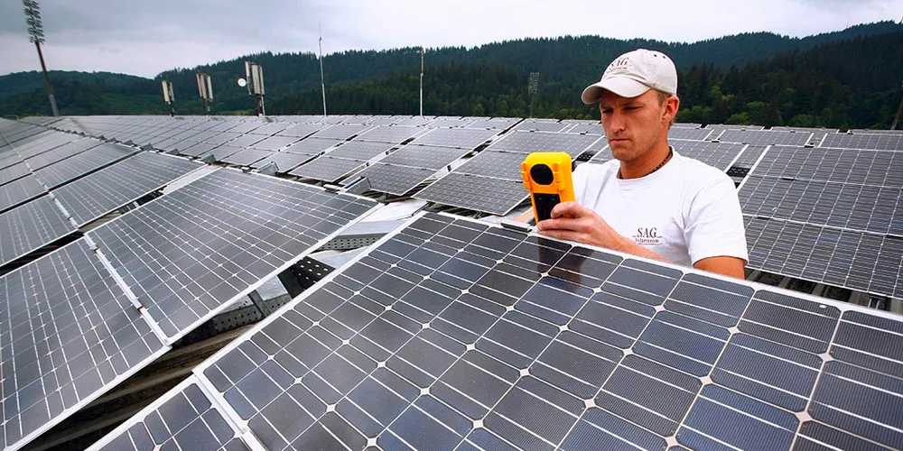 SAG Solarstrom maintains forecast depite poor first half