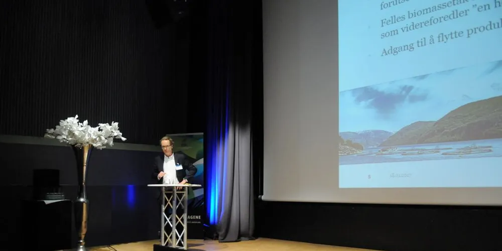 Halfdan Mellbye, partner i Steenstrup Stordrange, tok for seg trafikklys i oppdrettsnæringen. Foto: Kjersti Kvile