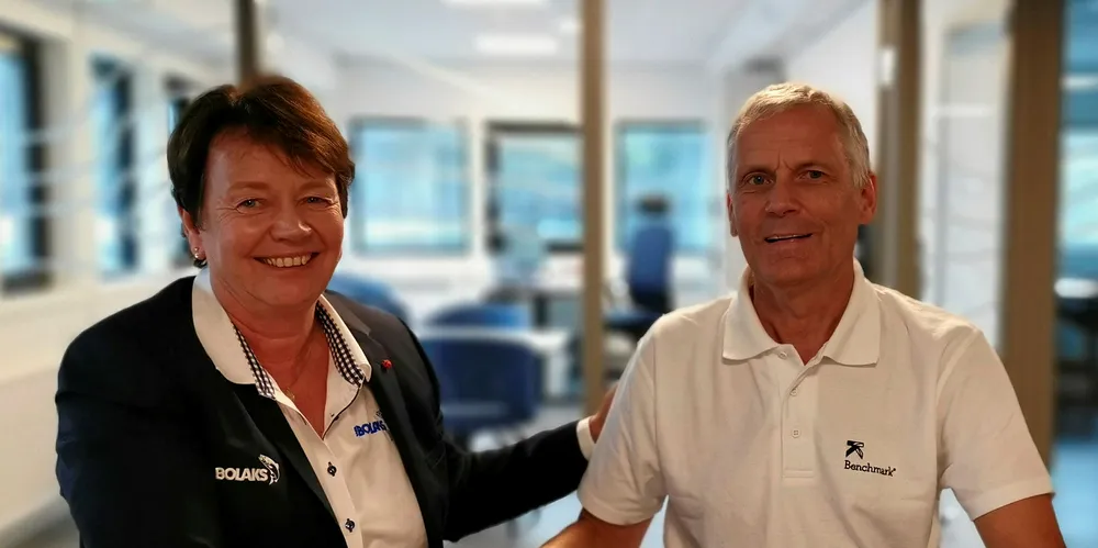 Bjørg Mette Holmefjord Antonsen, daglig leder i Bolaks og Jan-Emil Johannessen, administrerende direktør i Benchmark Genetics Norway, har forlenget samarbeidet på stamfisksiden.
