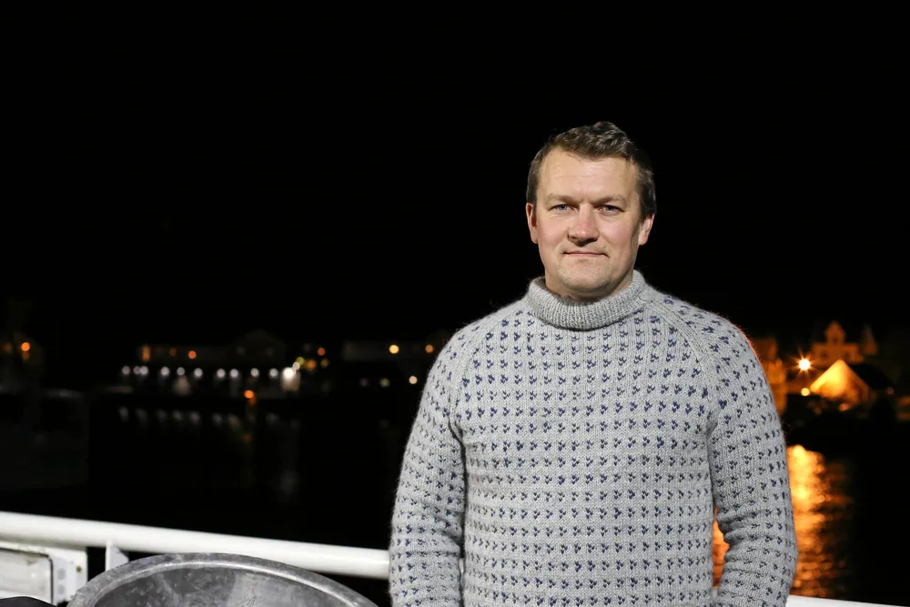 Tor Inge Nilsen er skipper og eier av «Ballstadværing». Han ønsker en sei-kommisjon velkommen.