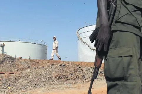 Fleeing fighting: Safinat taking all staff out of Unity oilfield after five injured in crossfire