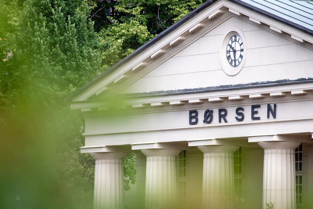 Oslo Børs var opp 0,4 prosent hittil i juli før handelen åpnet mandag.