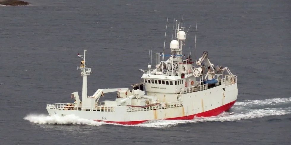 Snurperen ”Frantsen Junior” har vært i vinden i det siste, bokstavelig talt. Her fotografert på vei til Norway Pelagic i Lødingen med en slump på 175 tonn lodde. Foto: Jon Eirik Olsen