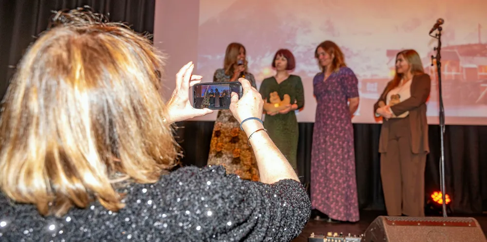 Kathleen Mathisen fra Grieg Seafood, Monica Langeland, Mariann Frantsen i Pelagisk forening er ildsjelene bak Kvinner i havet, som ble avholdt i fjor. De delte prisen Årets navn 2022 med fisker Susanne Mortensen. Det finnes en rekke flinke personer som kan ta på seg styreverv, nå som næringen tvinges til å ha 40 prosent kvinner i styrene.