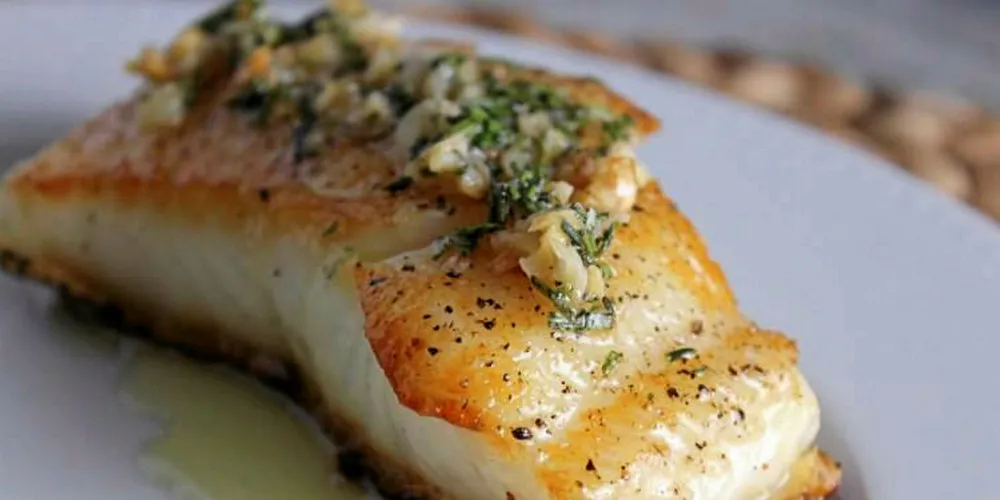 Company says deal with add a distribution company to Stavis Seafoods.