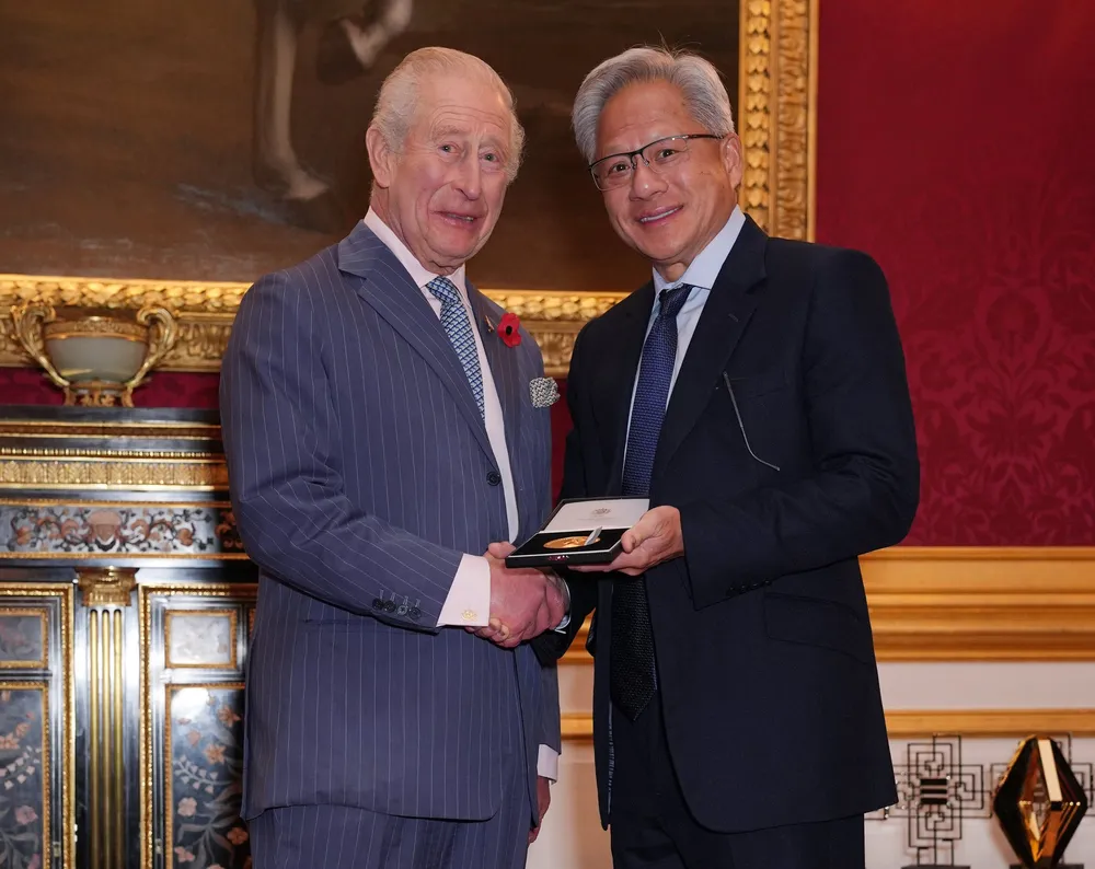Nvidia-sjef Jensen Huang reiste fra toppmøter i Asia til å motta 2025 Queen Elizabeth Prize for Engineering fra Kong Charles for hans innsats i å utvikle kunstig intelligens.