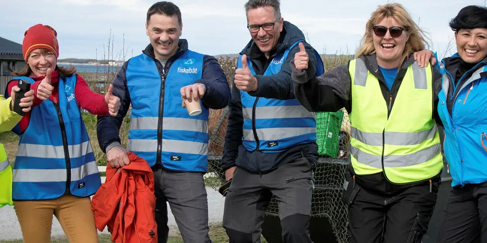 Strandrydding: Denne glade gjengen er klar for å rydde strender på Giske denne uken.