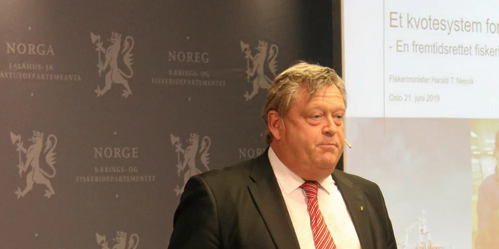 Fiskeriminister Harald T. Nesvik presenterte kvotemeldingen i Oslo i dag.