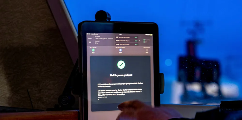 – Nå som problemer knyttet til komponentmangel hos leverandører og lang ventetid hos installatører ikke lenger er aktuell, vil ordningen som tillater bruk mens en venter på installasjon bli avsluttet, melder Fiskeridirektoratet.