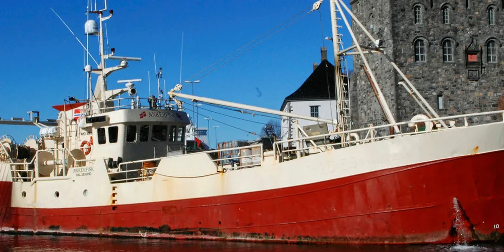 GAMMEL: Den tidligere fiskebåten, som nå er vaktbåt, «Ankerfisk». Her ved kai i Bergen.