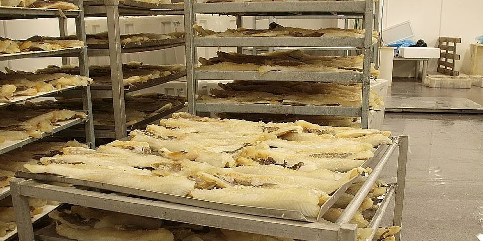 SISTE REST: De siste stativene med lutefisk er produsert for denne gang, og snart klar for levering. Foto: Alf Fagerheim
