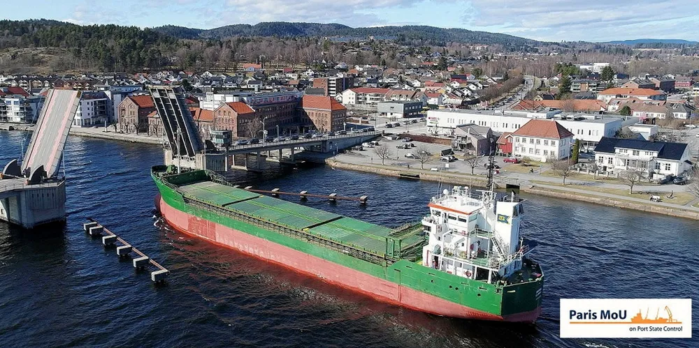 The general cargo ship Snow Stars.