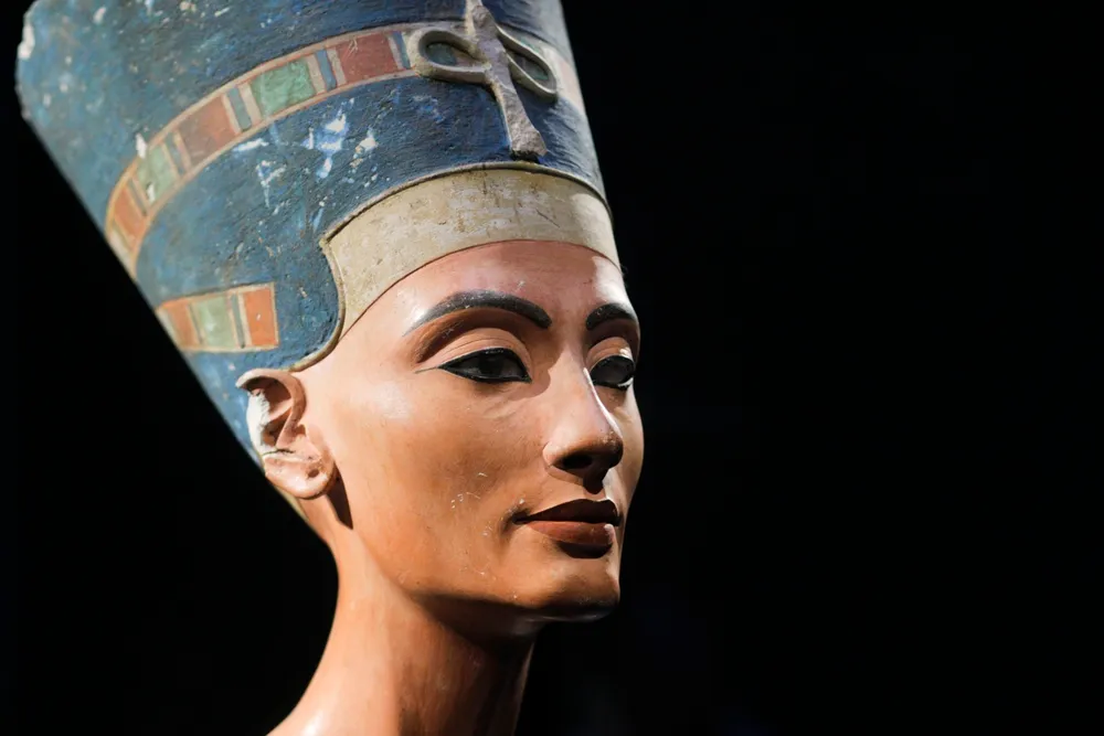 Dana gets Nefertiti go-ahead