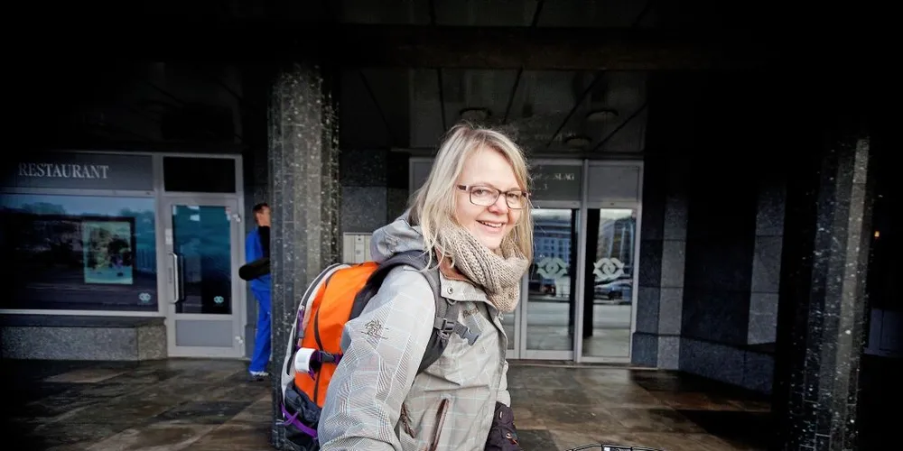 Kjersti Sandvik, journalist i FiskeribladetFiskaren, har skrevet bok om oppdrettsnæringen. Foto: Elise Årdal