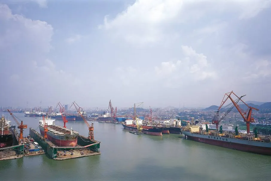 New orders: the Cosco Guangdong shipyard